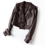 Jacke und Rock im Kroko-Design
