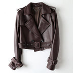 Jacke und Rock im Kroko-Design