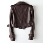 Jacke und Rock im Kroko-Design