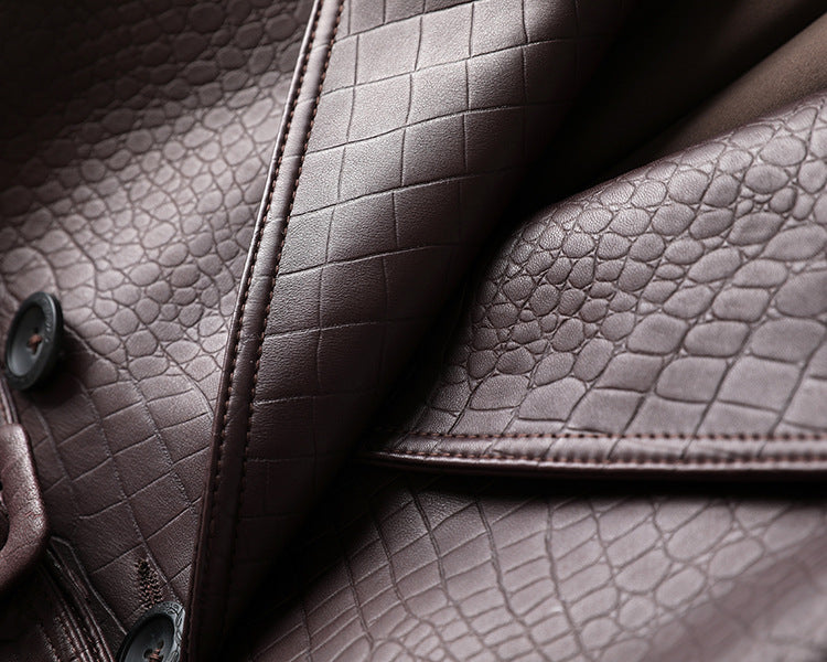 Jacke und Rock im Kroko-Design