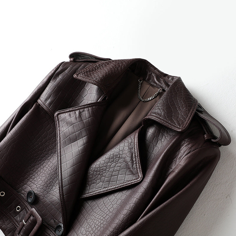 Jacke und Rock im Kroko-Design